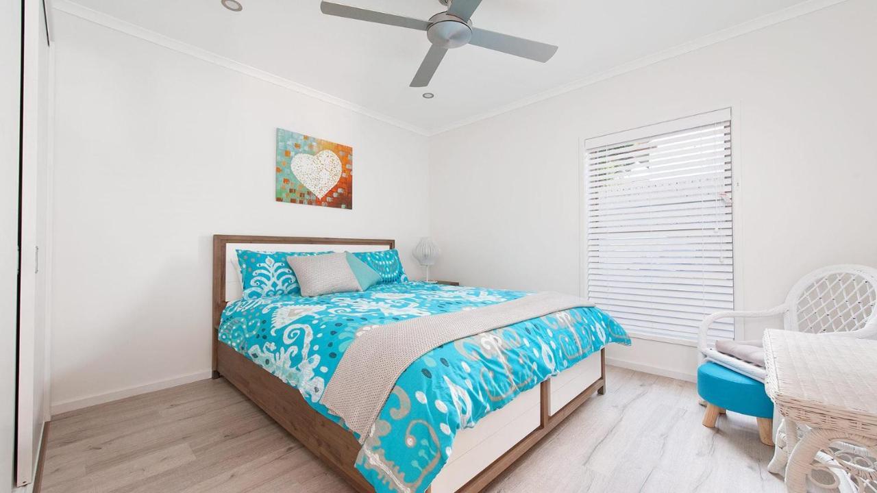 Dutchie'S Sand & Sea Beach House - Easy Walk To The Beach Vịnh Nelson Ngoại thất bức ảnh